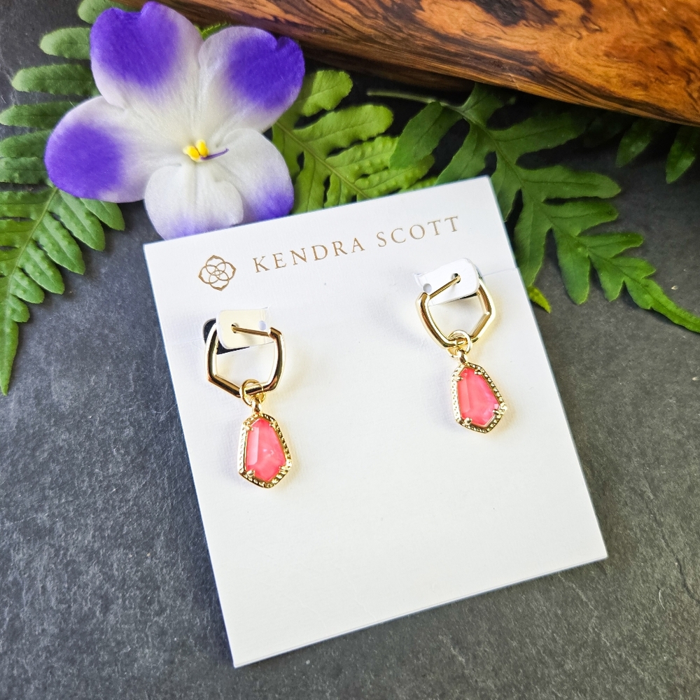 NWT Kendra Scott Alexandria Geometric Drop Huggie Hoop Earrings, Pink Illusion